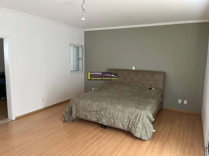 Casa de Condomínio com 3 quartos para alugar, 289m2 em Valinhos - SP - imagem 8 Foto 8 de Casa de Condomínio com 3 quartos para alugar, 289m2 em Valinhos - SP