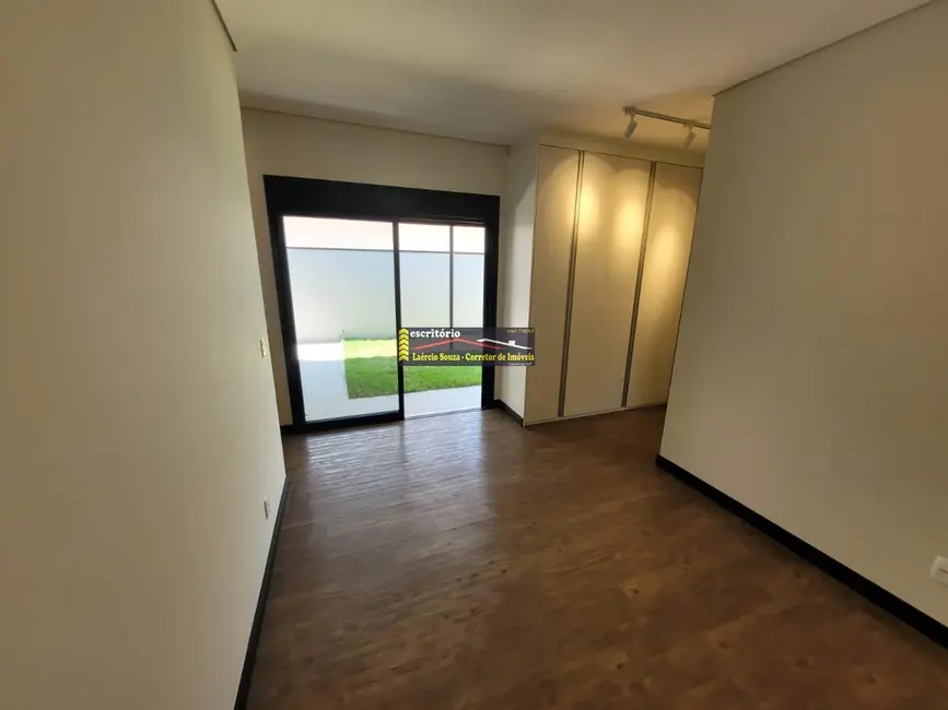 Foto 3 de Casa de Condomínio com 3 quartos à venda, 161m2 em Valinhos - SP