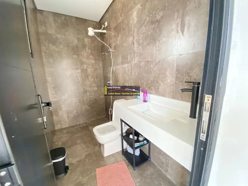 Casa de Condomínio com 3 quartos à venda, 244m2 em Valinhos - SP - imagem 2 Foto 2 de Casa de Condomínio com 3 quartos à venda, 244m2 em Valinhos - SP