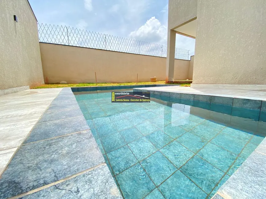 Casa de Condomínio com 3 quartos à venda, 244m2 em Valinhos - SP - imagem 3 Foto 3 de Casa de Condomínio com 3 quartos à venda, 244m2 em Valinhos - SP