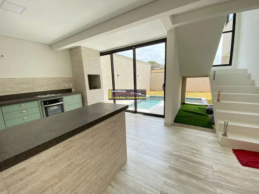 Casa de Condomínio com 3 quartos à venda, 244m2 em Valinhos - SP - imagem 4 Foto 4 de Casa de Condomínio com 3 quartos à venda, 244m2 em Valinhos - SP