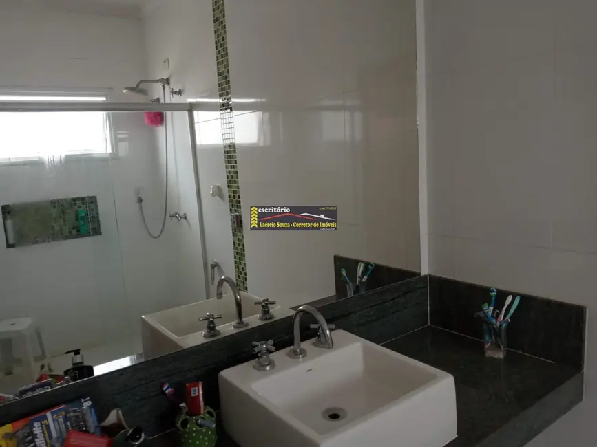 Casa de Condomínio com 3 quartos para alugar, 240m2 em Valinhos - SP - imagem 9 Foto 9 de Casa de Condomínio com 3 quartos para alugar, 240m2 em Valinhos - SP