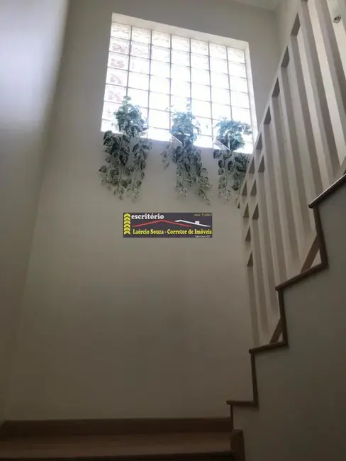 Casa com 3 quartos à venda, 211m2 em Valinhos - SP - imagem 9 Foto 9 de Casa com 3 quartos à venda, 211m2 em Valinhos - SP