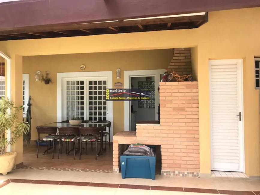 Casa com 3 quartos à venda, 211m2 em Valinhos - SP - imagem 5 Foto 5 de Casa com 3 quartos à venda, 211m2 em Valinhos - SP