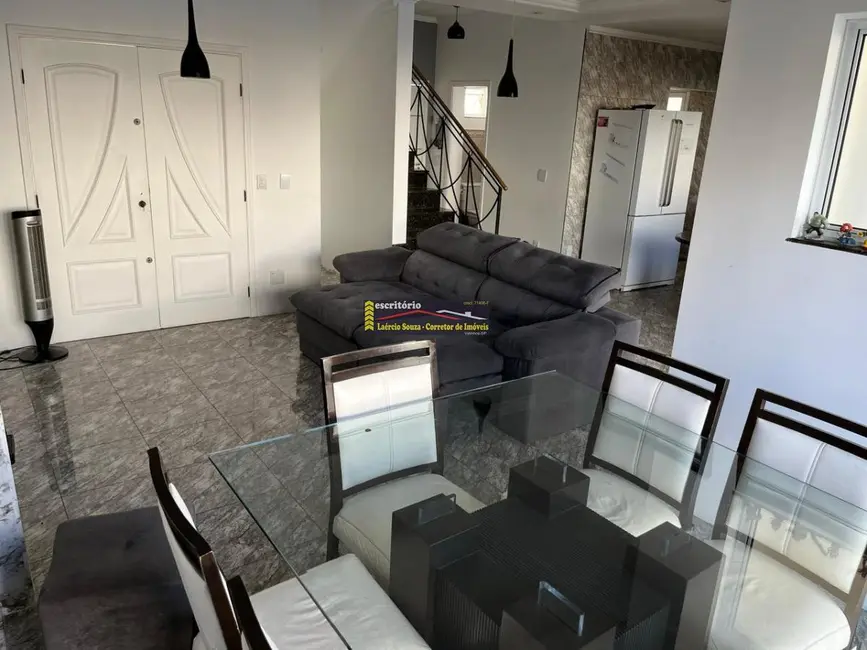 Casa de Condomínio com 3 quartos à venda, 289m2 em Valinhos - SP - imagem 4 Foto 4 de Casa de Condomínio com 3 quartos à venda, 289m2 em Valinhos - SP