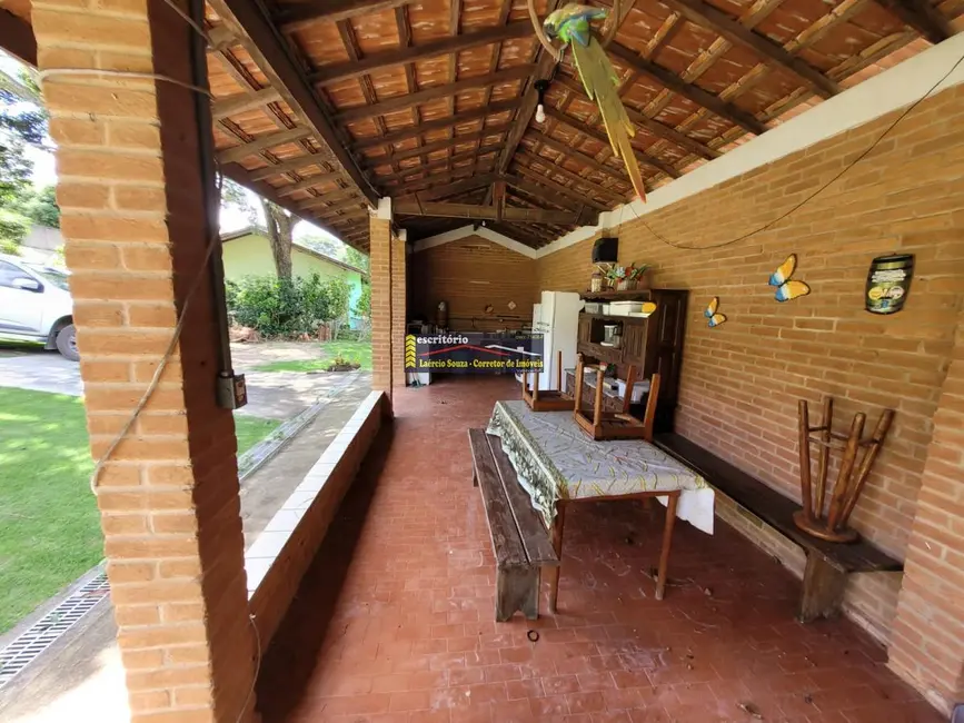 Chácara com 2 quartos à venda, 200m2 em Valinhos - SP - imagem 4 Foto 4 de Chácara com 2 quartos à venda, 200m2 em Valinhos - SP