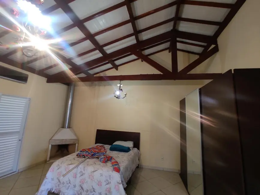 Casa com 3 quartos para alugar, 385m2 em Valinhos - SP - imagem 6 Foto 6 de Casa com 3 quartos para alugar, 385m2 em Valinhos - SP