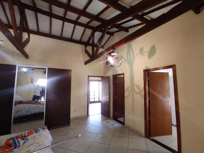 Casa com 3 quartos para alugar, 385m2 em Valinhos - SP - imagem 7 Foto 7 de Casa com 3 quartos para alugar, 385m2 em Valinhos - SP