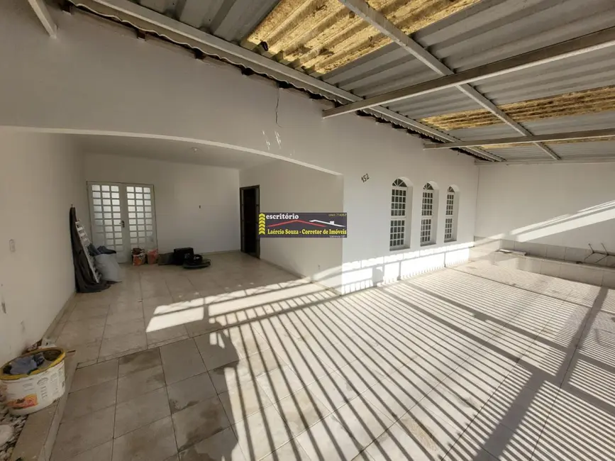 Foto 2 de Casa com 3 quartos para alugar, 181m2 em Valinhos - SP