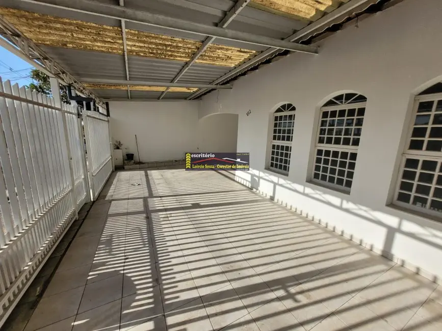 Foto 1 de Casa com 3 quartos para alugar, 181m2 em Valinhos - SP