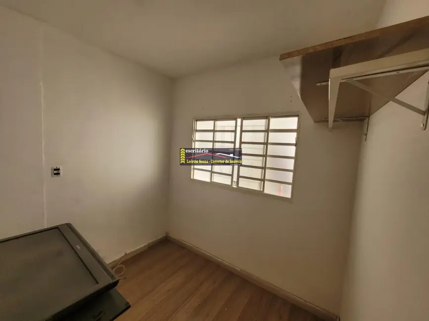 Casa com 3 quartos para alugar, 181m2 em Valinhos - SP - imagem 7 Foto 7 de Casa com 3 quartos para alugar, 181m2 em Valinhos - SP