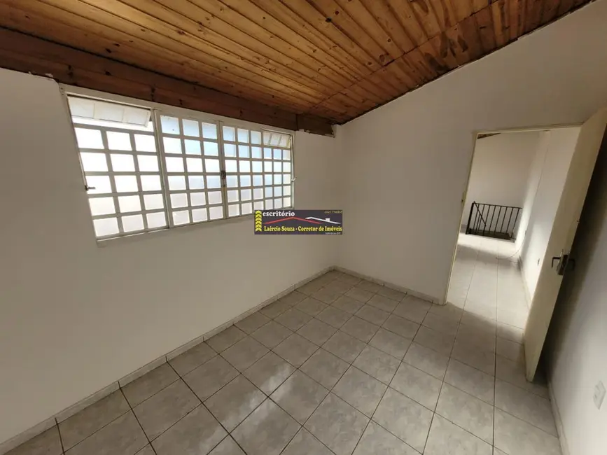 Casa com 3 quartos para alugar, 181m2 em Valinhos - SP - imagem 5 Foto 5 de Casa com 3 quartos para alugar, 181m2 em Valinhos - SP