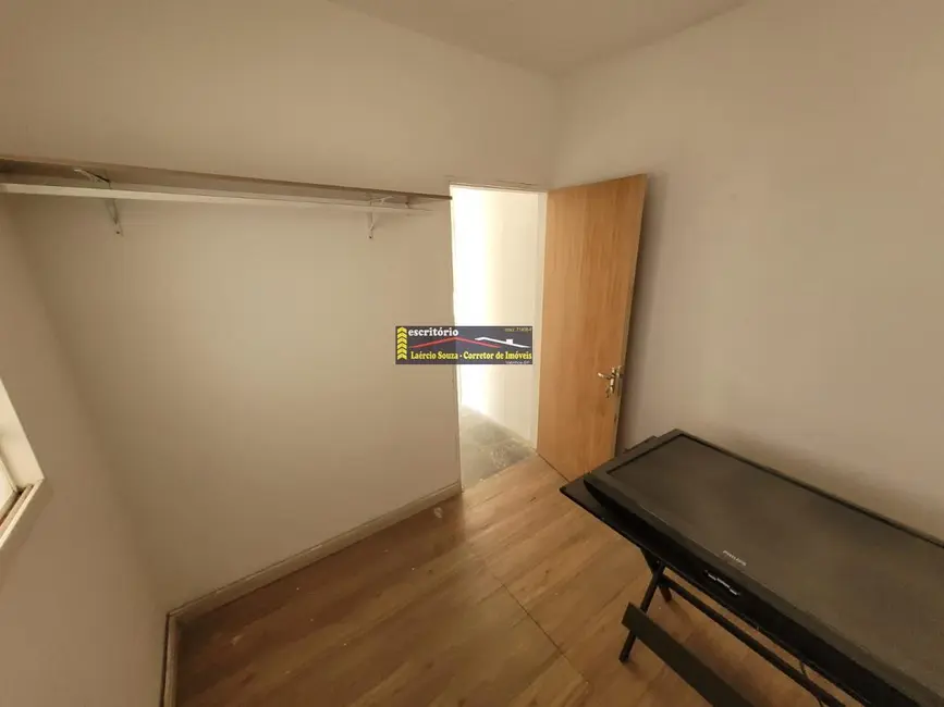 Casa com 3 quartos para alugar, 181m2 em Valinhos - SP - imagem 8 Foto 8 de Casa com 3 quartos para alugar, 181m2 em Valinhos - SP