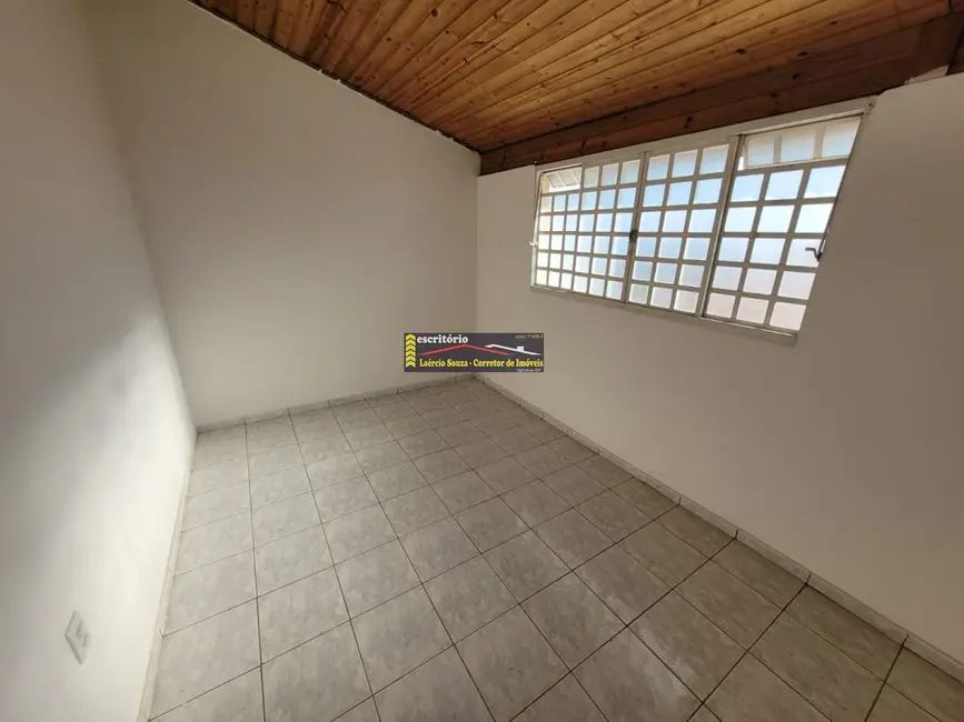 Casa com 3 quartos para alugar, 181m2 em Valinhos - SP - imagem 4 Foto 4 de Casa com 3 quartos para alugar, 181m2 em Valinhos - SP