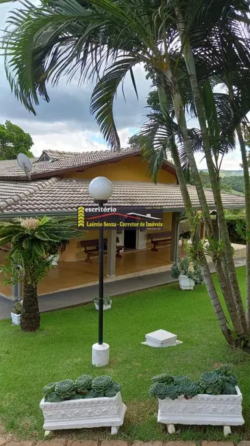 Foto 2 de Casa com 3 quartos à venda, 374m2 em Tuiuti - SP