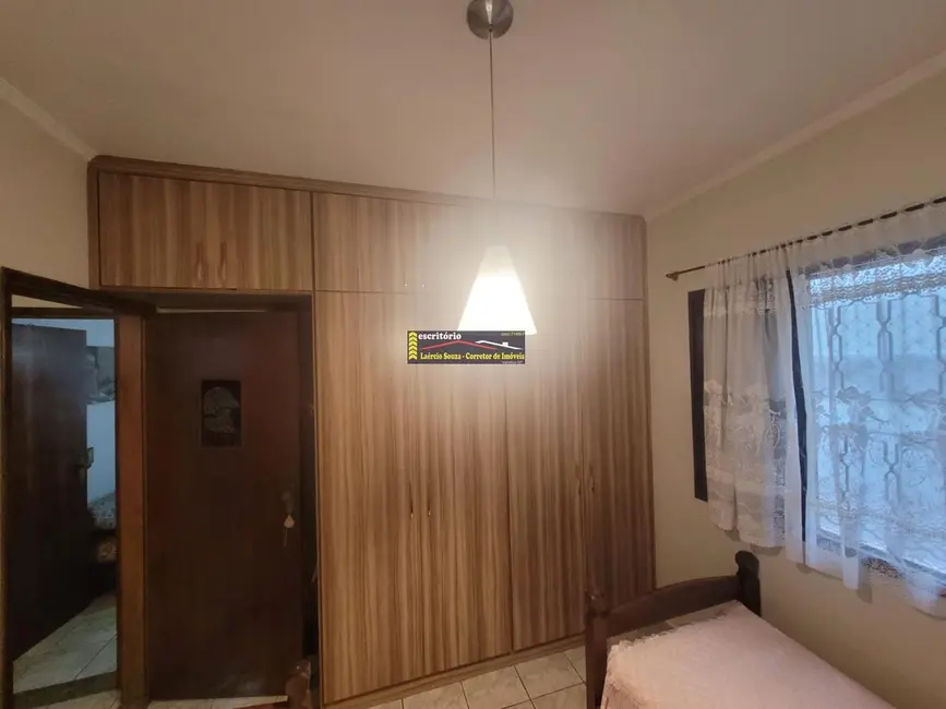 Casa com 3 quartos à venda, 142m2 em Valinhos - SP - imagem 4 Foto 4 de Casa com 3 quartos à venda, 142m2 em Valinhos - SP