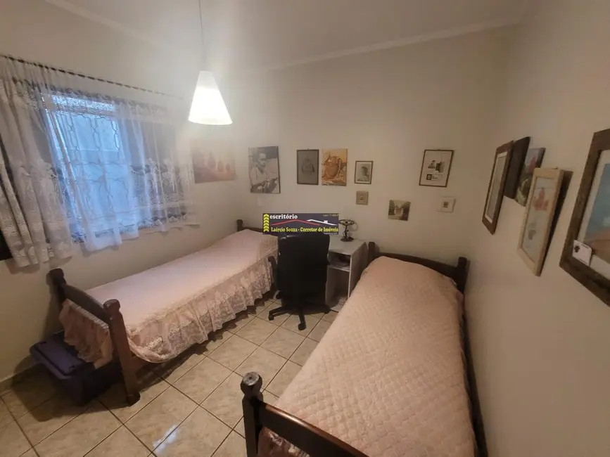 Foto 2 de Casa com 3 quartos à venda, 142m2 em Valinhos - SP