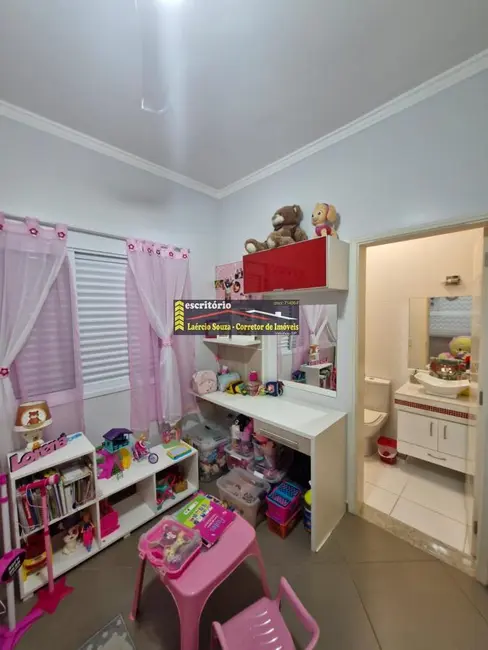 Casa de Condomínio com 3 quartos à venda, 166m2 em Valinhos - SP - imagem 8 Foto 8 de Casa de Condomínio com 3 quartos à venda, 166m2 em Valinhos - SP