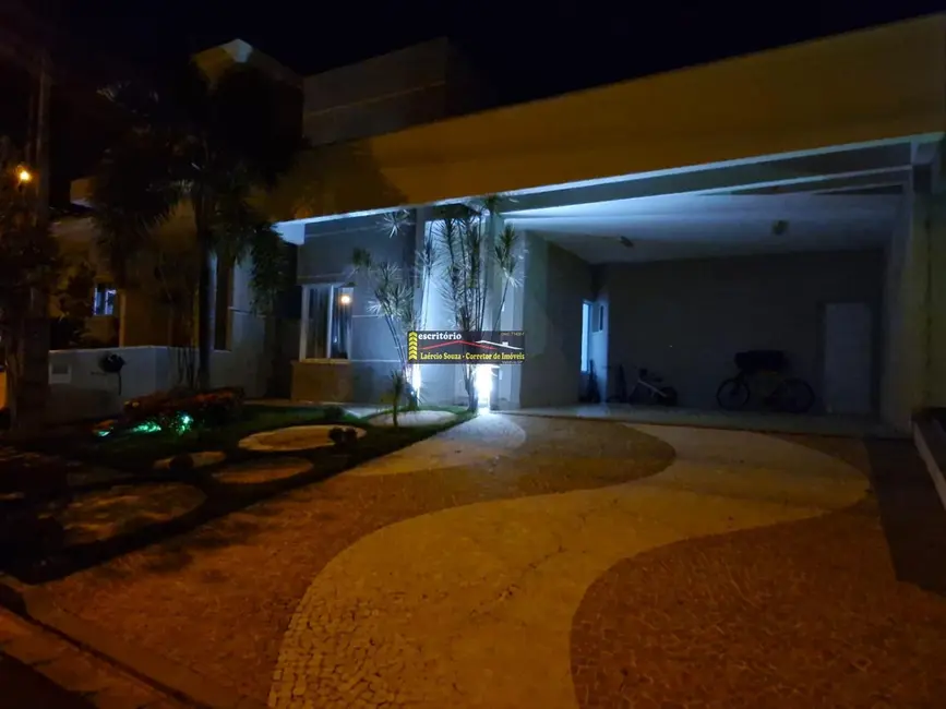 Casa de Condomínio com 3 quartos à venda, 166m2 em Valinhos - SP - imagem 2 Foto 2 de Casa de Condomínio com 3 quartos à venda, 166m2 em Valinhos - SP