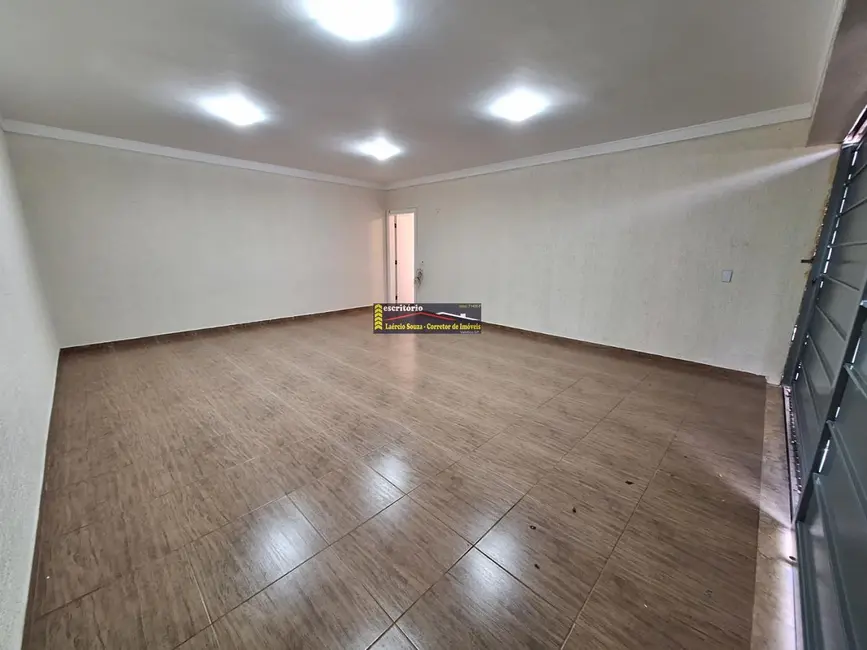 Foto 3 de Casa de Condomínio com 3 quartos à venda, 245m2 em Valinhos - SP