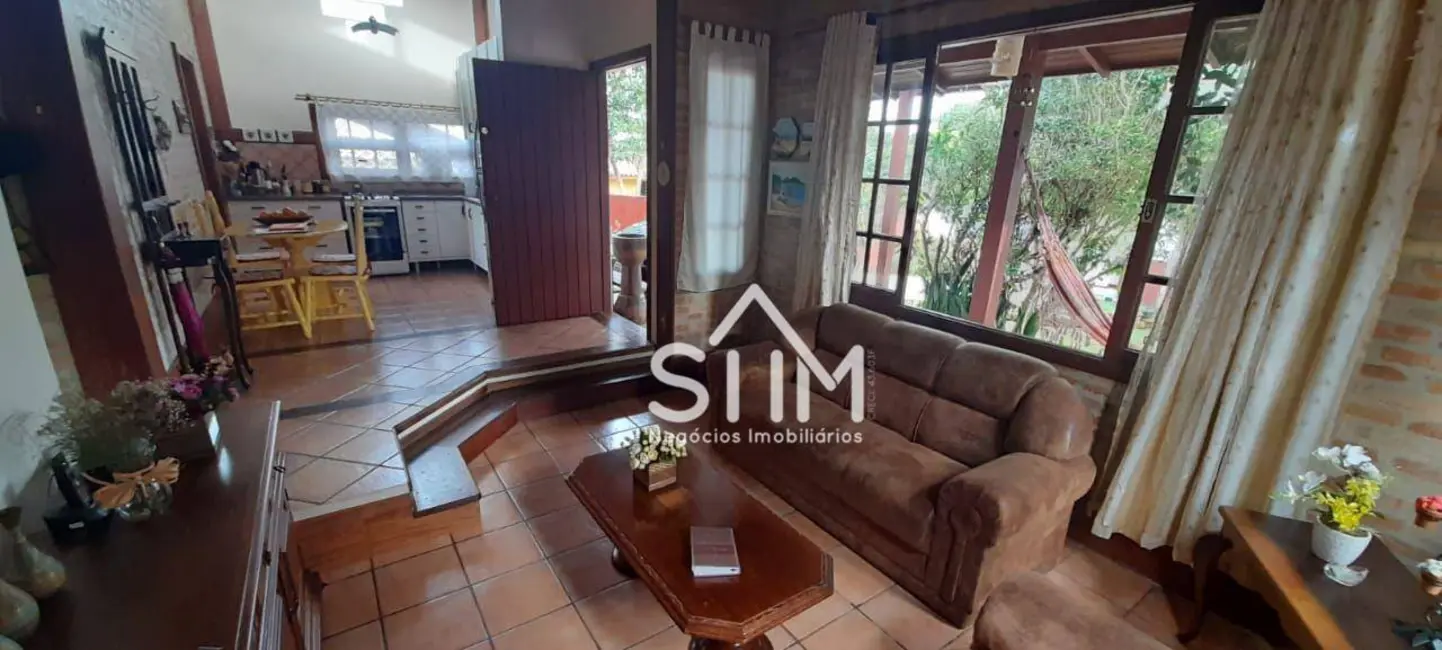 Foto 2 de Casa com 3 quartos à venda, 360m2 em Rio Tavares, Florianopolis - SC