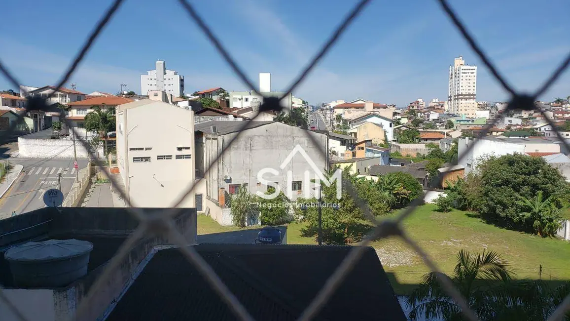 Foto 9 de Apartamento com 2 quartos à venda, 70m2 em Barreiros, Sao Jose - SC