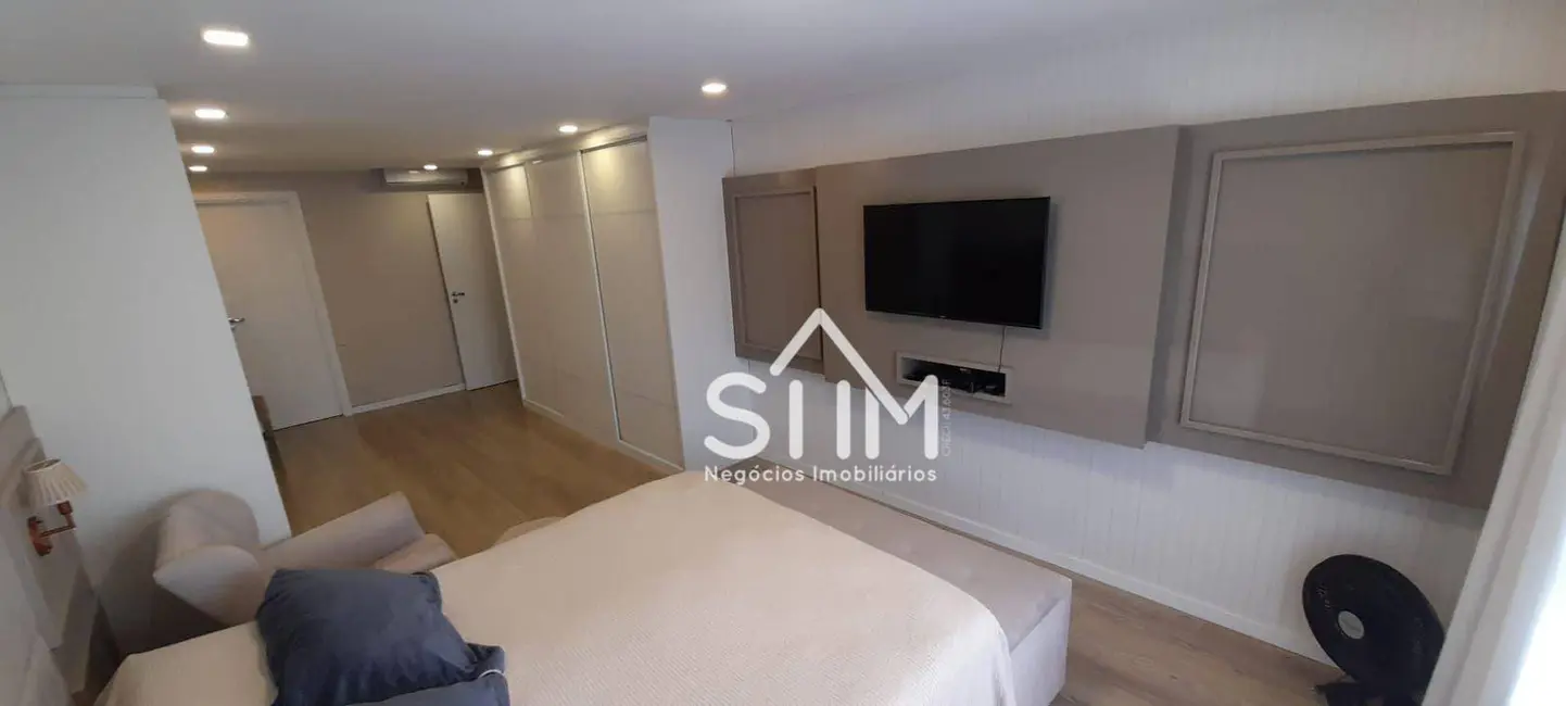 Foto 9 de Casa com 4 quartos à venda, 360m2 em Trindade, Florianopolis - SC