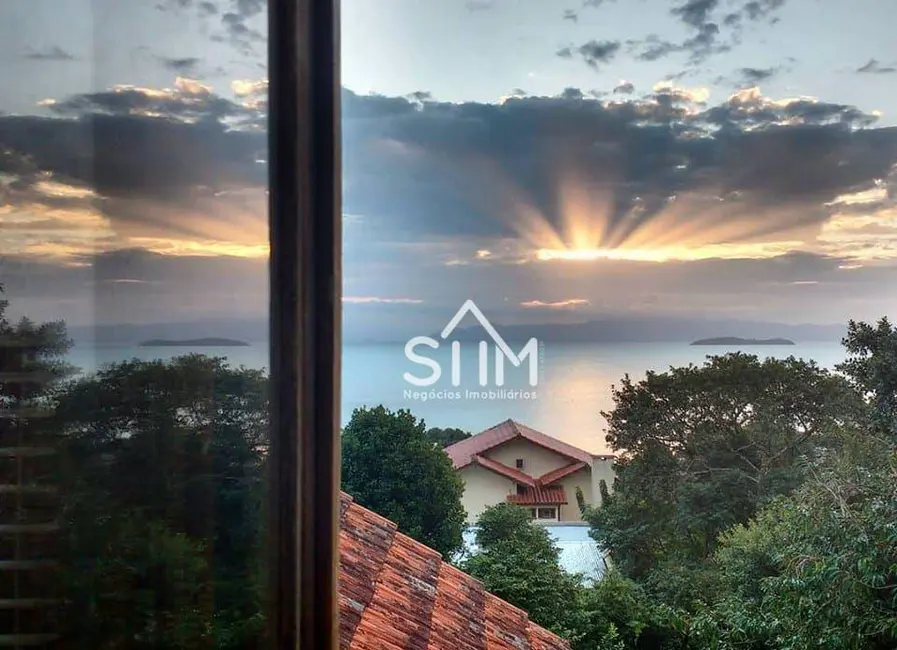 Foto 2 de Casa com 3 quartos à venda, 558m2 em Cacupé, Florianopolis - SC