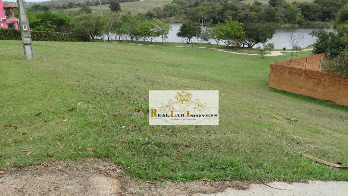 Foto 1 de Terreno / Lote à venda, 946m2 em Aracoiaba Da Serra - SP