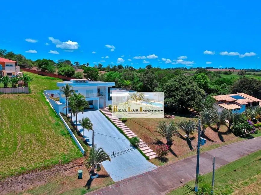 Foto 1 de Casa de Condomínio com 3 quartos à venda, 1600m2 em Aracoiaba Da Serra - SP