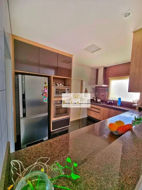 Casa de Condomínio com 3 quartos à venda, 1600m2 em Aracoiaba Da Serra - SP - imagem 5 Foto 5 de Casa de Condomínio com 3 quartos à venda, 1600m2 em Aracoiaba Da Serra - SP