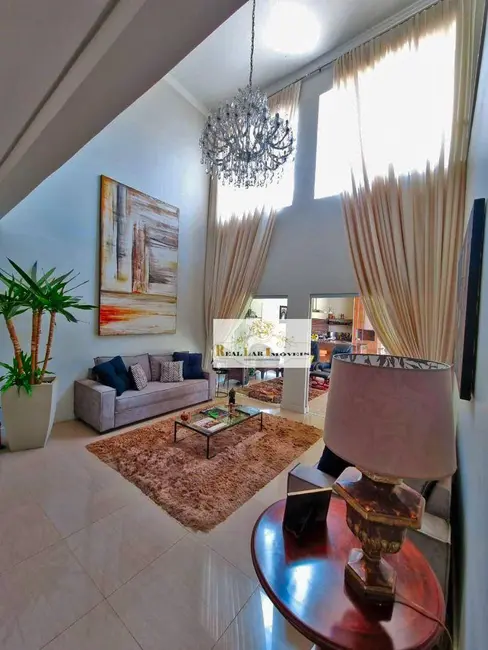 Casa de Condomínio com 3 quartos à venda, 1600m2 em Aracoiaba Da Serra - SP - imagem 3 Foto 3 de Casa de Condomínio com 3 quartos à venda, 1600m2 em Aracoiaba Da Serra - SP