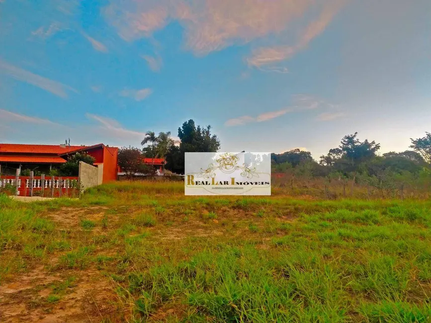 Foto 2 de Terreno / Lote à venda, 1000m2 em Sarapui - SP