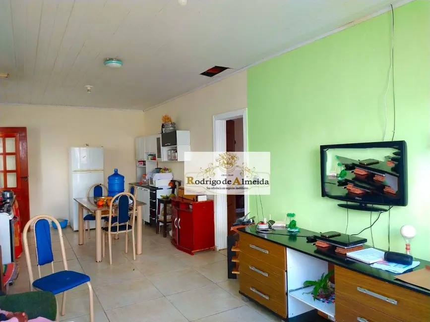 Casa com 2 quartos à venda, 144m2 em Centro, Sarapui - SP - imagem 4 Foto 4 de Casa com 2 quartos à venda, 144m2 em Centro, Sarapui - SP