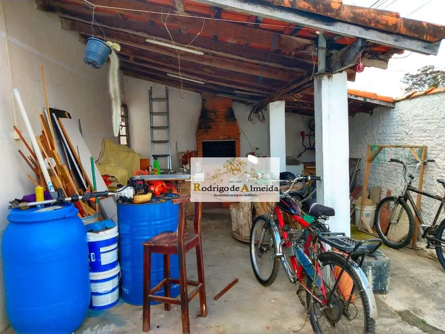 Casa com 2 quartos à venda, 144m2 em Centro, Sarapui - SP - imagem 3 Foto 3 de Casa com 2 quartos à venda, 144m2 em Centro, Sarapui - SP