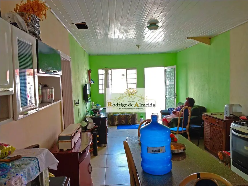 Casa com 2 quartos à venda, 144m2 em Centro, Sarapui - SP - imagem 5 Foto 5 de Casa com 2 quartos à venda, 144m2 em Centro, Sarapui - SP