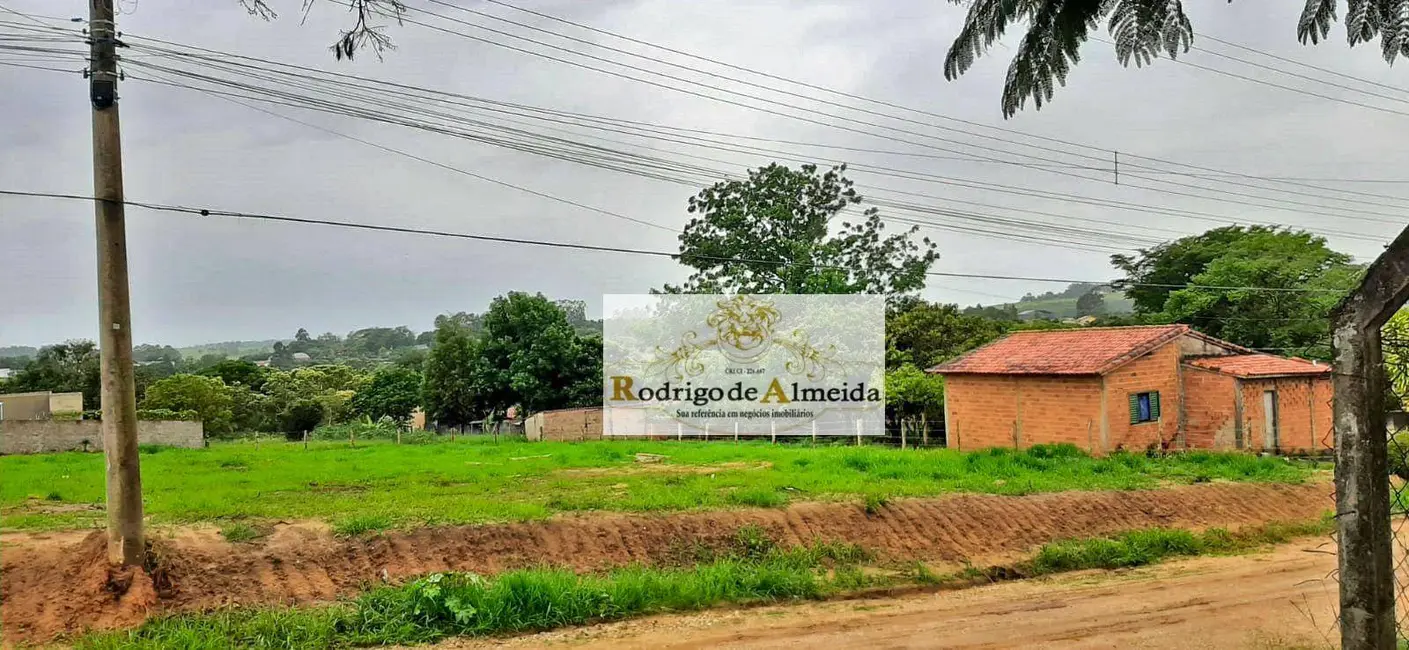 Foto 1 de Terreno / Lote à venda, 1000m2 em Sarapui - SP
