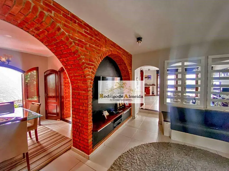 Casa com 3 quartos à venda, 300m2 em Jardim Emília, Sorocaba - SP - imagem 5 Foto 5 de Casa com 3 quartos à venda, 300m2 em Jardim Emília, Sorocaba - SP