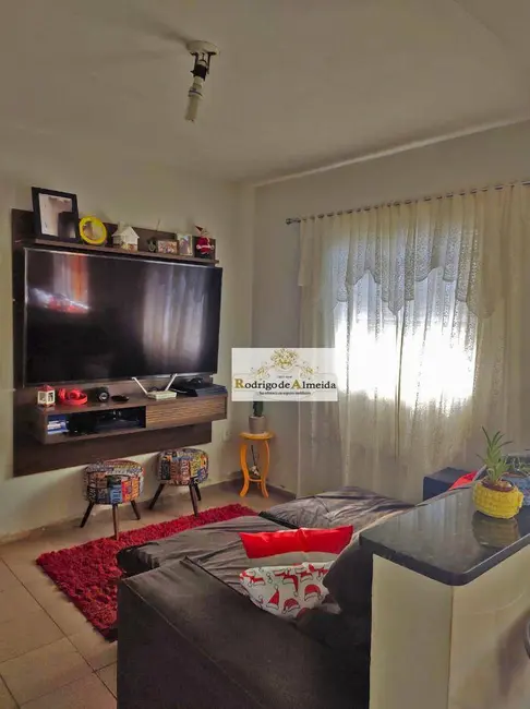 Chácara com 2 quartos à venda, 1300m2 em Aracoiaba Da Serra - SP - imagem 4 Foto 4 de Chácara com 2 quartos à venda, 1300m2 em Aracoiaba Da Serra - SP