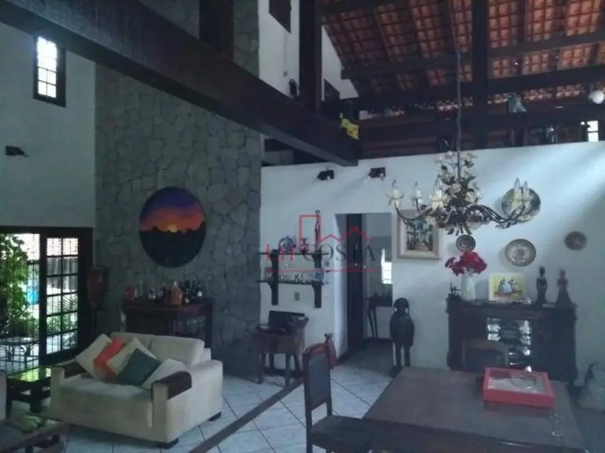 Foto 3 de Casa com 6 quartos à venda, 350m2 em Maria Paula, Niteroi - RJ