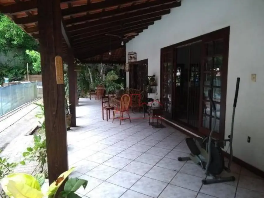 Foto 2 de Casa com 6 quartos à venda, 350m2 em Maria Paula, Niteroi - RJ