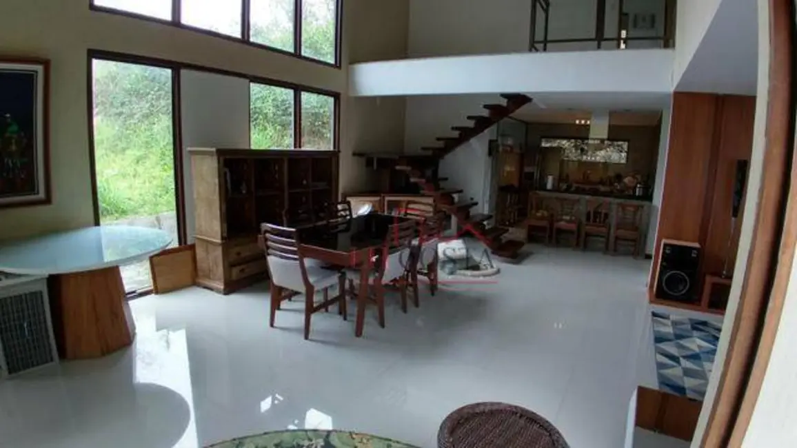 Casa com 4 quartos à venda, 234m2 em Rio do Ouro, Niteroi - RJ - imagem 4 Foto 4 de Casa com 4 quartos à venda, 234m2 em Rio do Ouro, Niteroi - RJ