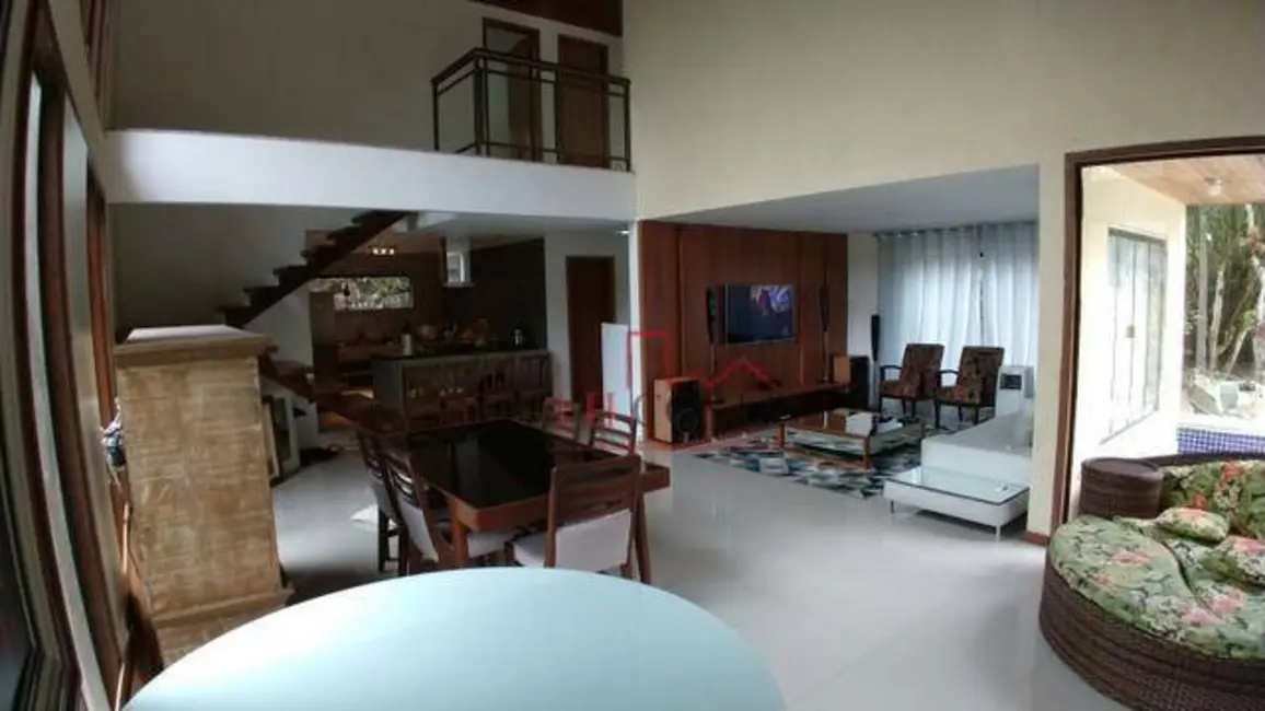 Casa com 4 quartos à venda, 234m2 em Rio do Ouro, Niteroi - RJ - imagem 3 Foto 3 de Casa com 4 quartos à venda, 234m2 em Rio do Ouro, Niteroi - RJ