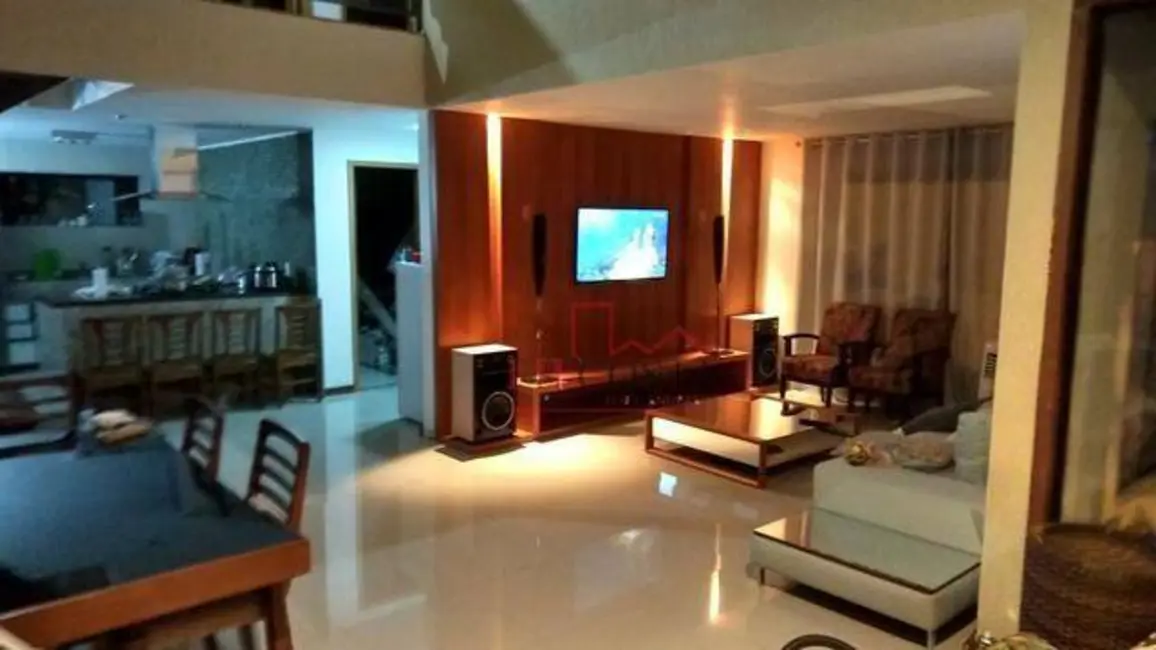 Casa com 4 quartos à venda, 234m2 em Rio do Ouro, Niteroi - RJ - imagem 7 Foto 7 de Casa com 4 quartos à venda, 234m2 em Rio do Ouro, Niteroi - RJ