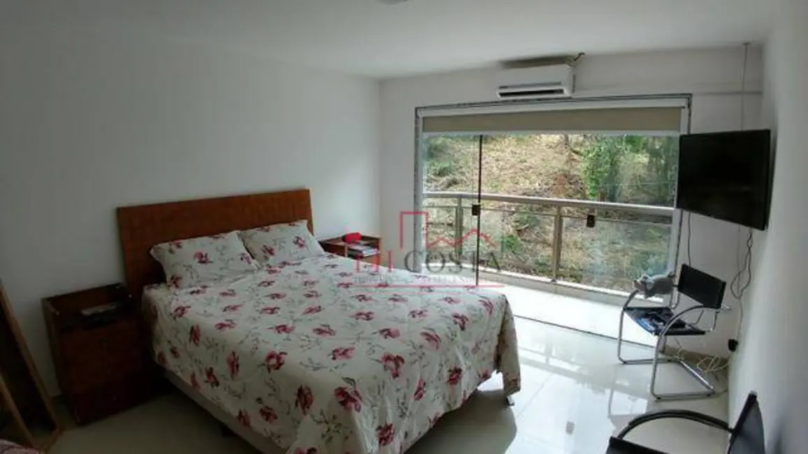 Casa com 4 quartos à venda, 234m2 em Rio do Ouro, Niteroi - RJ - imagem 5 Foto 5 de Casa com 4 quartos à venda, 234m2 em Rio do Ouro, Niteroi - RJ