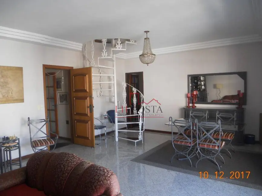 Cobertura com 4 quartos à venda, 320m2 em Ingá, Niteroi - RJ - imagem 8 Foto 8 de Cobertura com 4 quartos à venda, 320m2 em Ingá, Niteroi - RJ