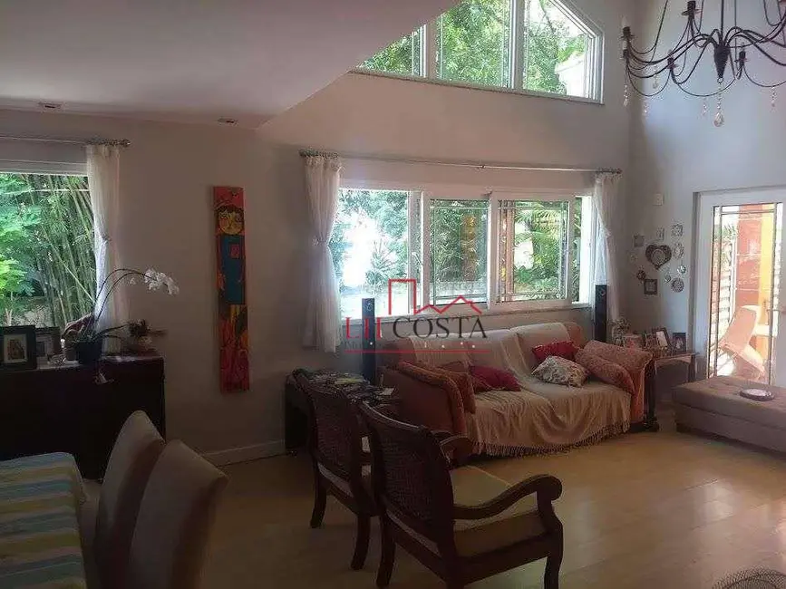 Foto 2 de Casa com 4 quartos à venda, 255m2 em Pendotiba, Niteroi - RJ