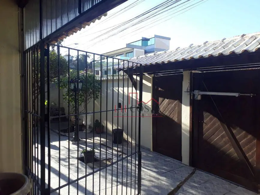 Foto 3 de Casa com 3 quartos à venda, 360m2 em Itaipu, Niteroi - RJ