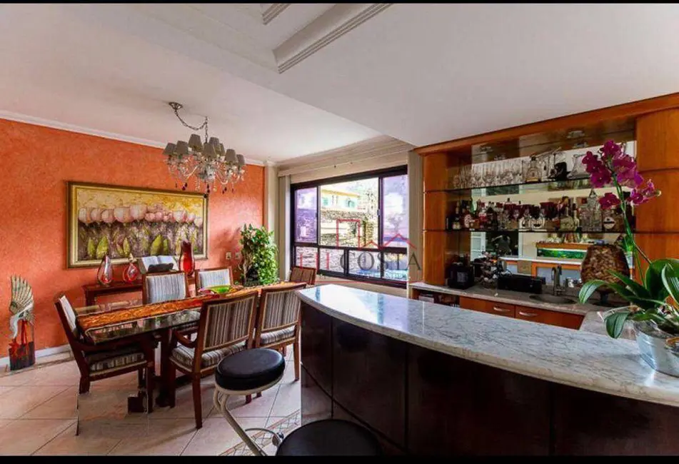 Casa com 4 quartos à venda e para alugar, 600m2 em São Francisco, Niteroi - RJ - imagem 5 Foto 5 de Casa com 4 quartos à venda e para alugar, 600m2 em São Francisco, Niteroi - RJ