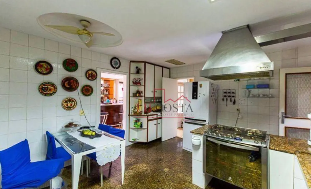 Casa com 4 quartos à venda e para alugar, 600m2 em São Francisco, Niteroi - RJ - imagem 9 Foto 9 de Casa com 4 quartos à venda e para alugar, 600m2 em São Francisco, Niteroi - RJ